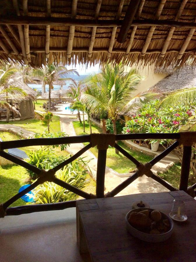 Mawe Zuri Resort Watamu Exterior photo