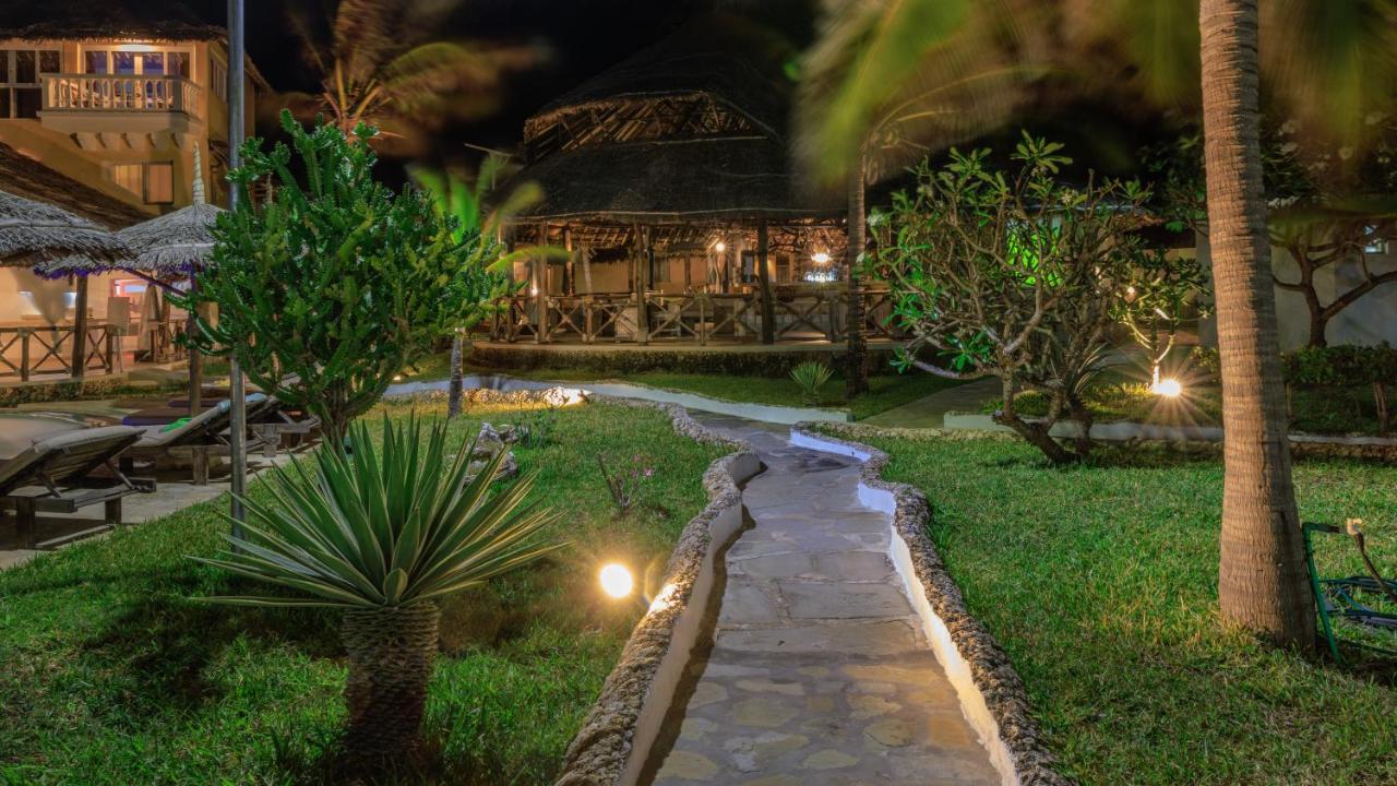 Mawe Zuri Resort Watamu Exterior photo