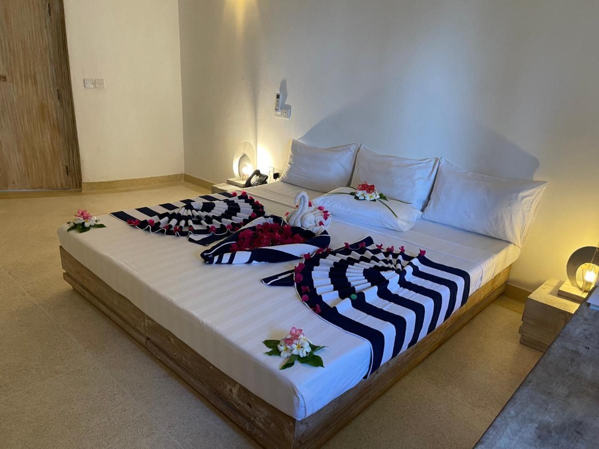 Mawe Zuri Resort Watamu Exterior photo