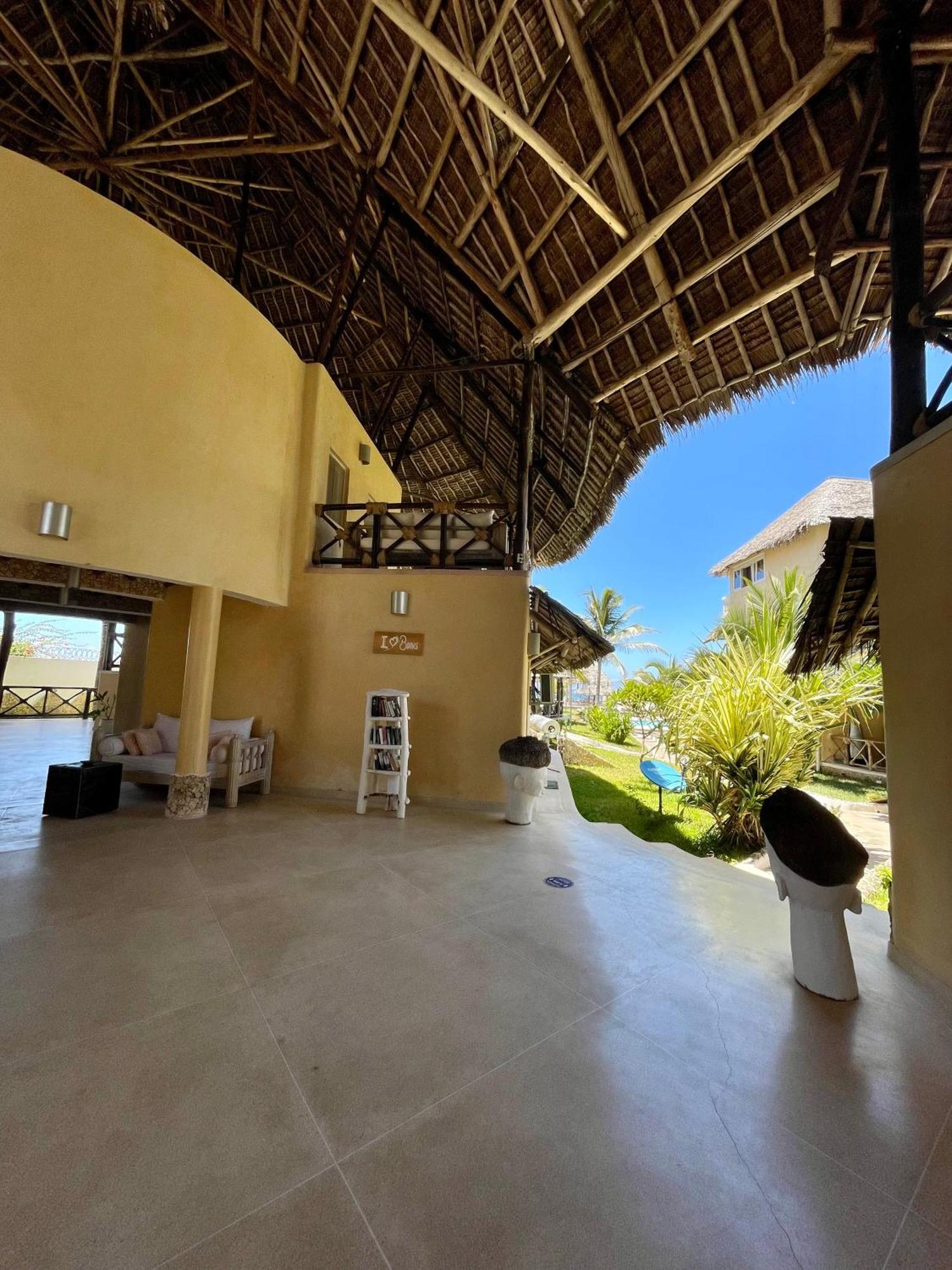 Mawe Zuri Resort Watamu Exterior photo