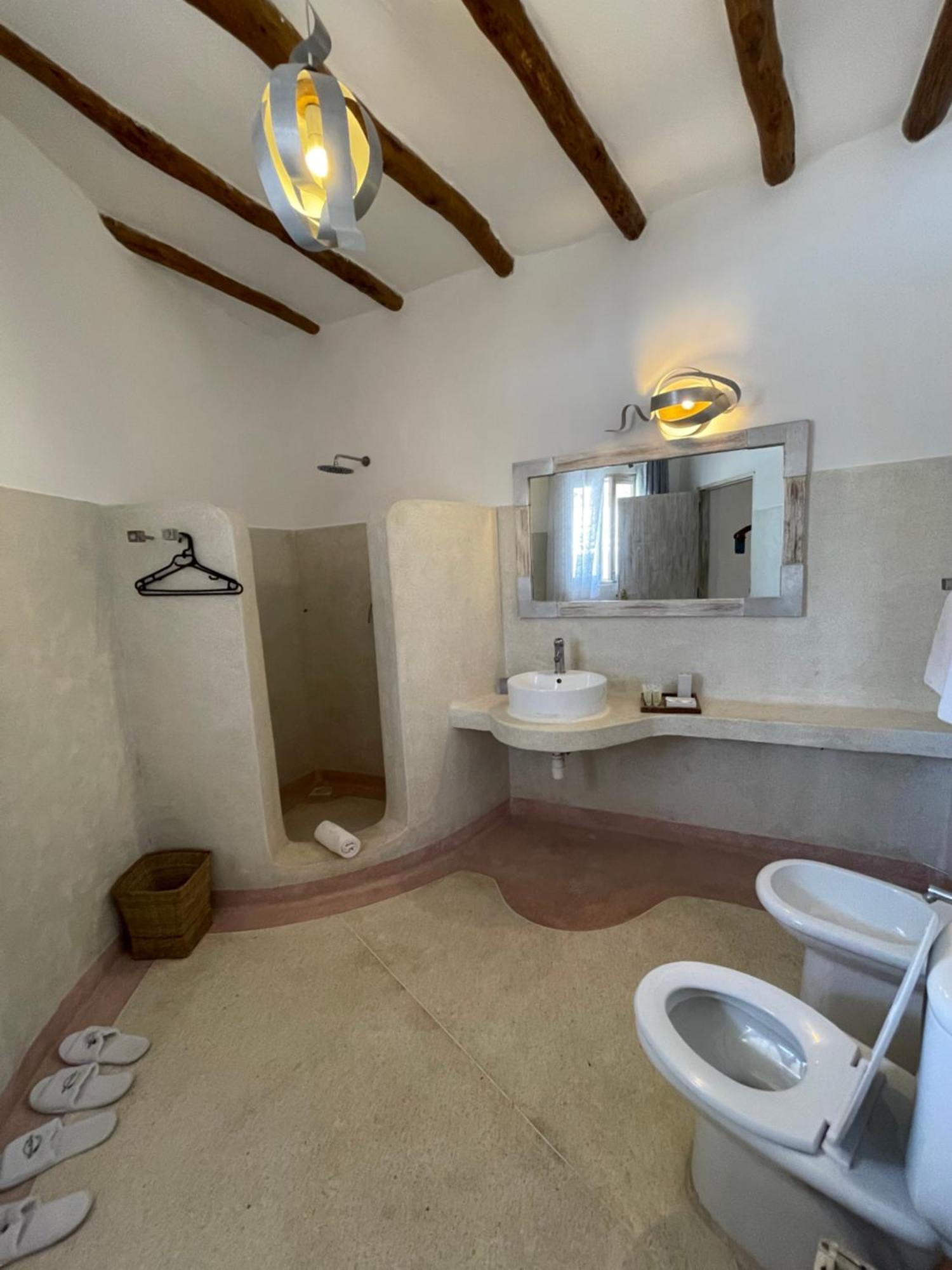 Mawe Zuri Resort Watamu Exterior photo