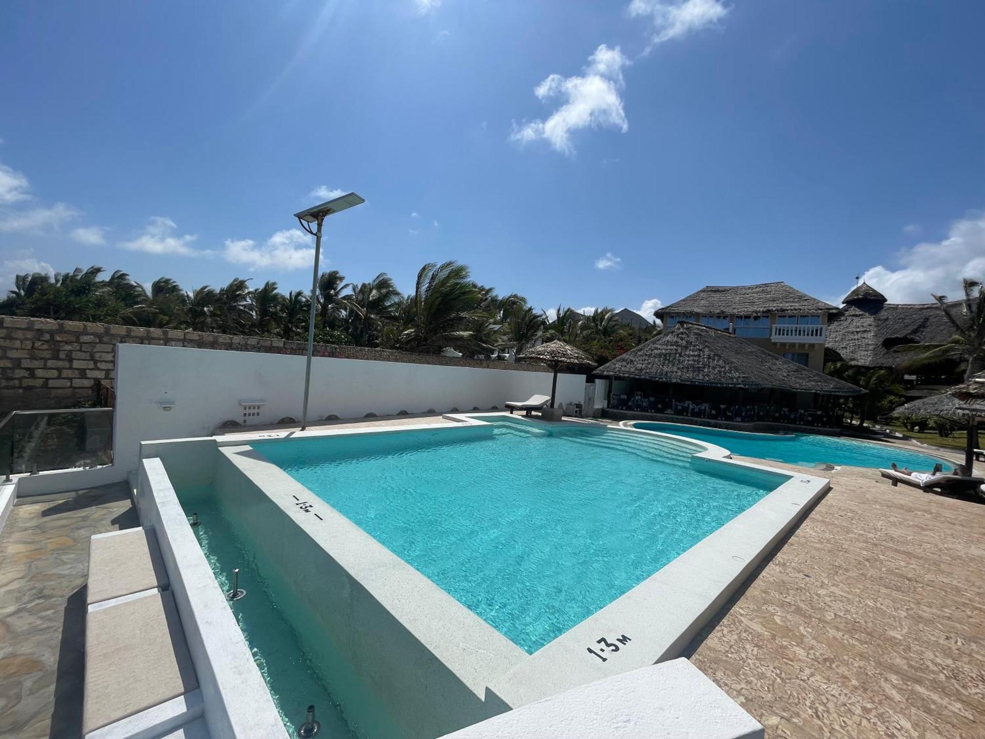 Mawe Zuri Resort Watamu Exterior photo