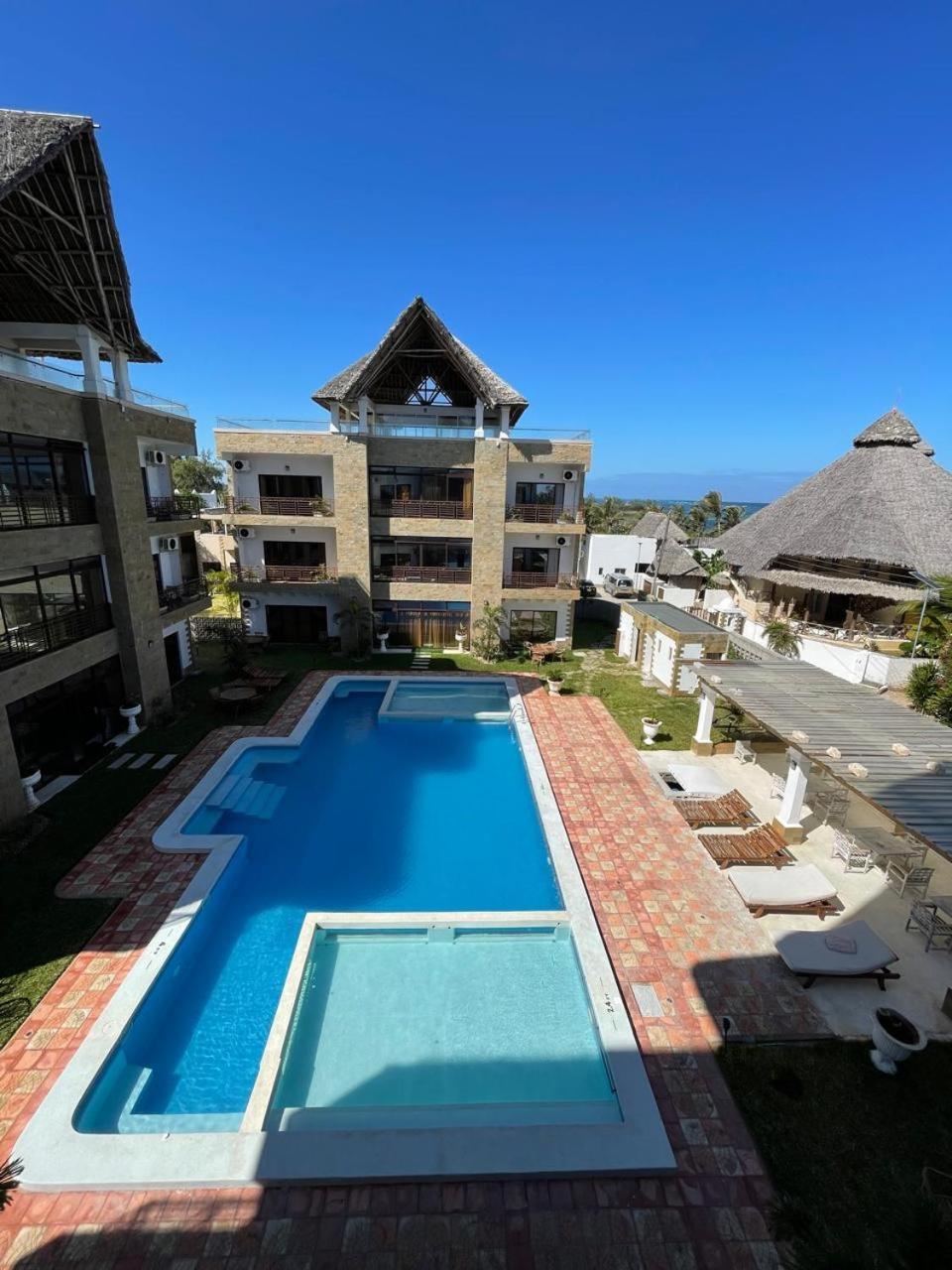 Mawe Zuri Resort Watamu Exterior photo