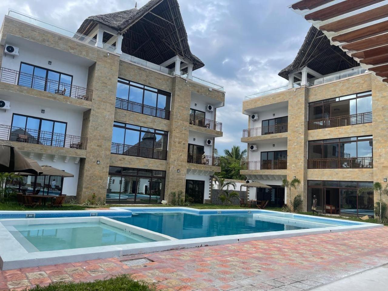 Mawe Zuri Resort Watamu Exterior photo