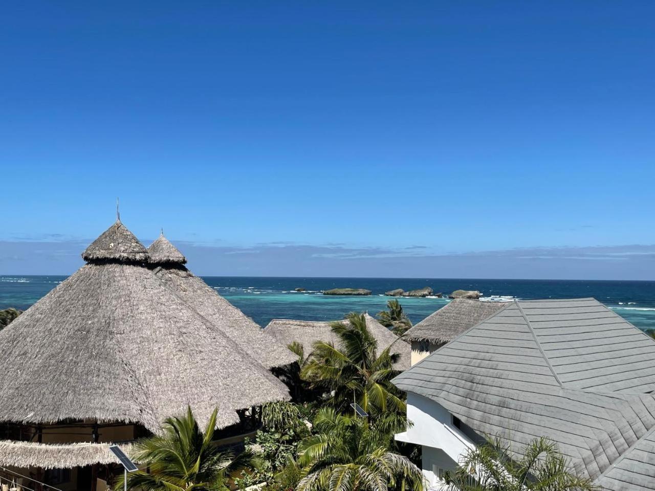 Mawe Zuri Resort Watamu Exterior photo