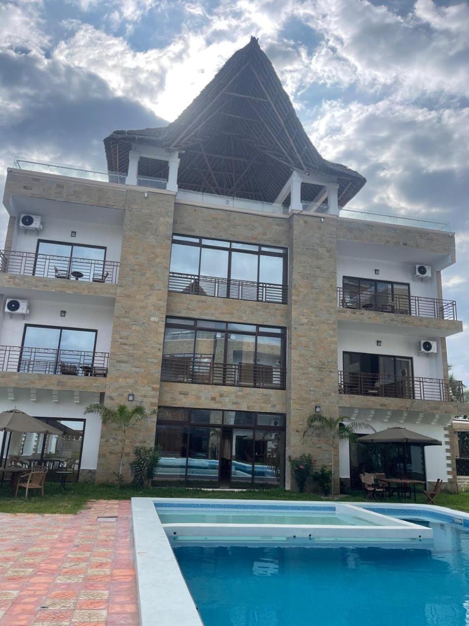 Mawe Zuri Resort Watamu Exterior photo