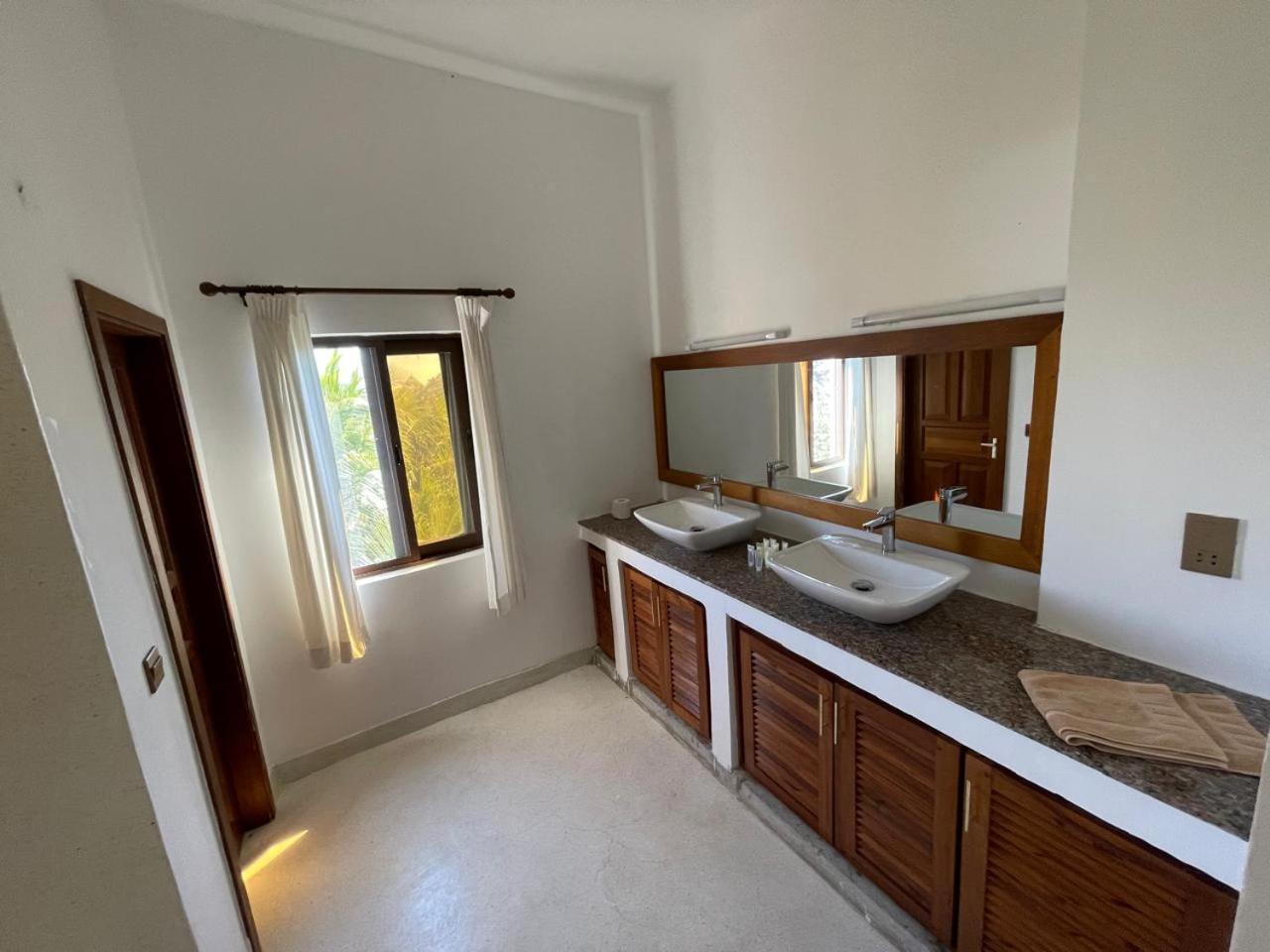Mawe Zuri Resort Watamu Exterior photo