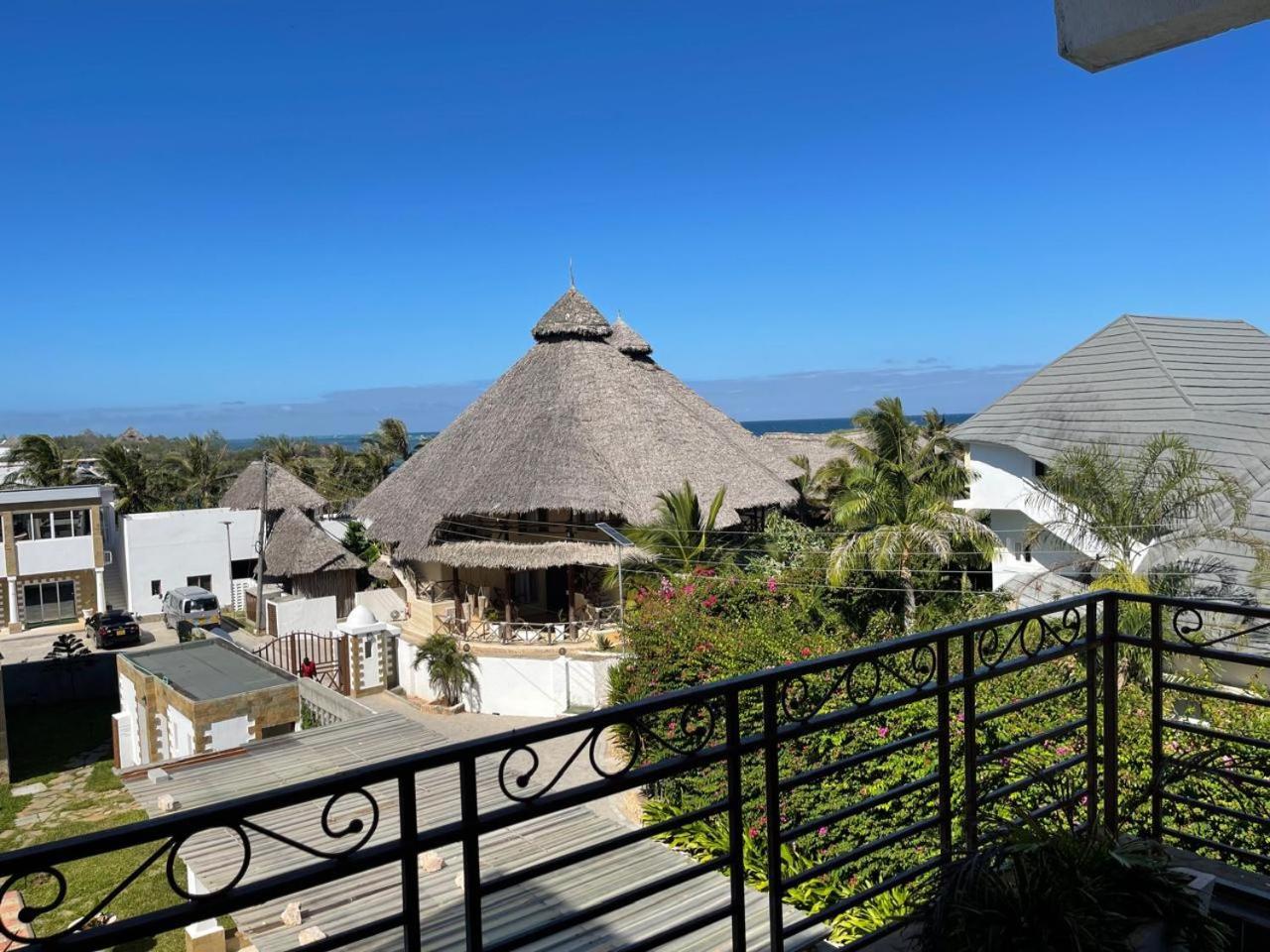 Mawe Zuri Resort Watamu Exterior photo