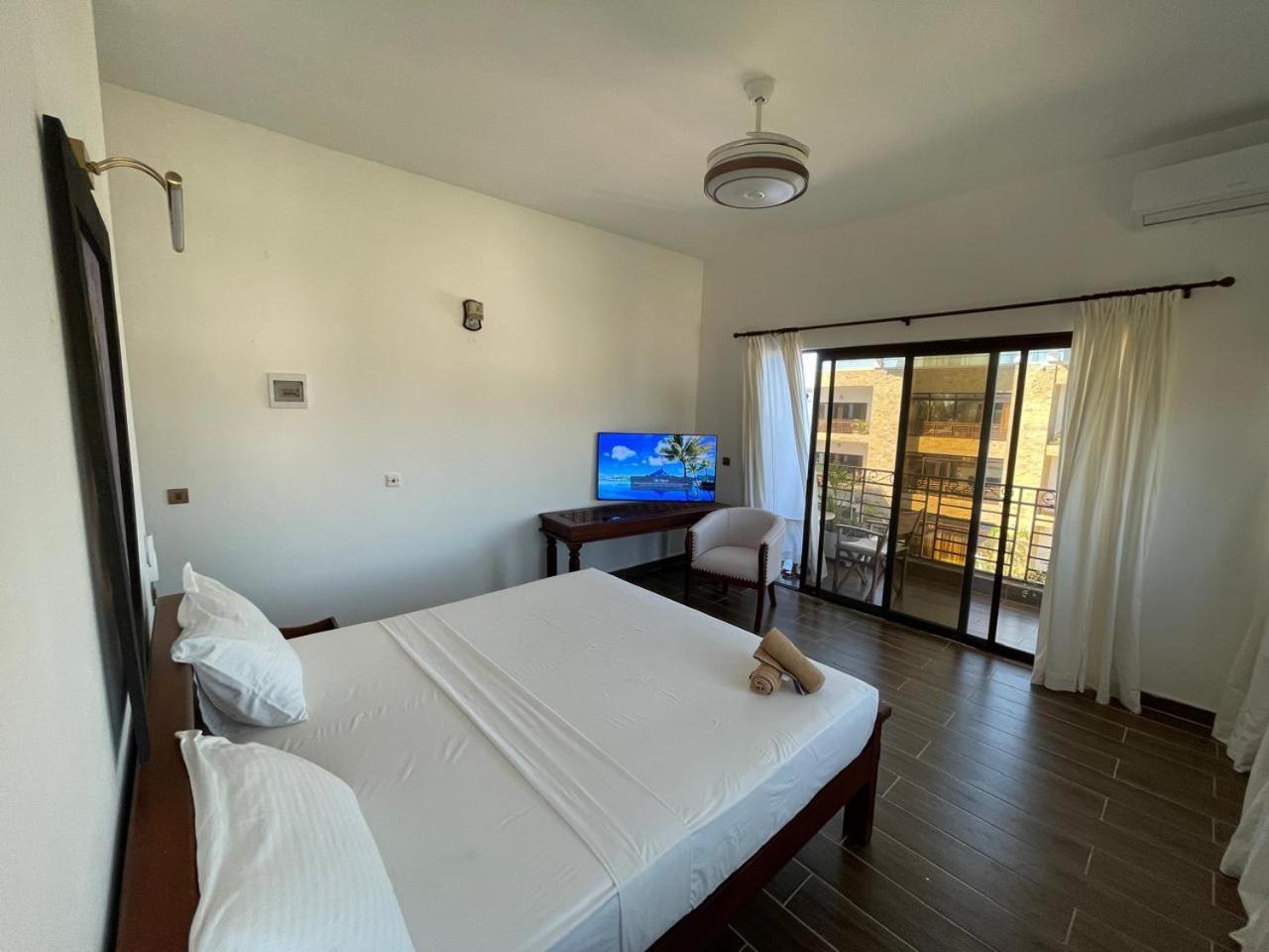 Mawe Zuri Resort Watamu Exterior photo